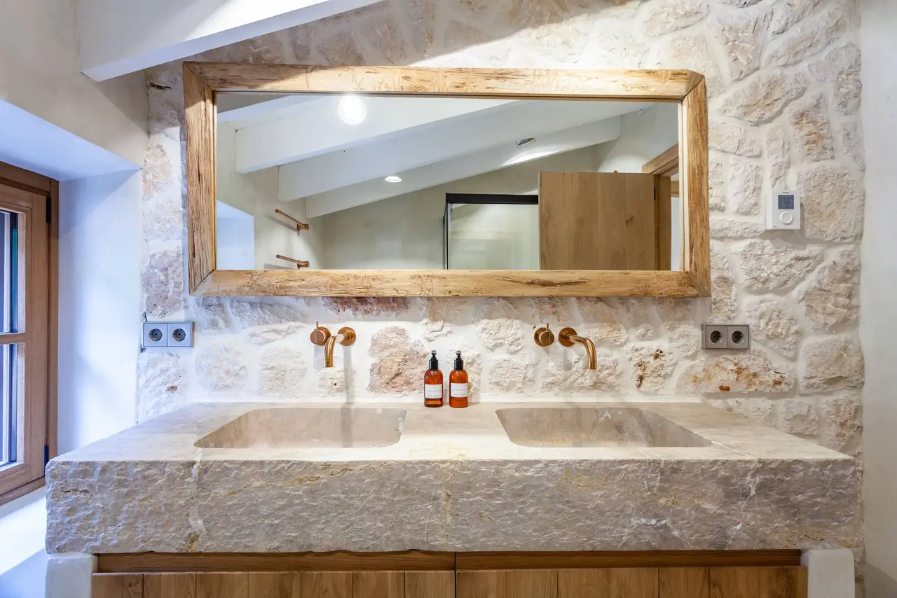 En-suite bathroom